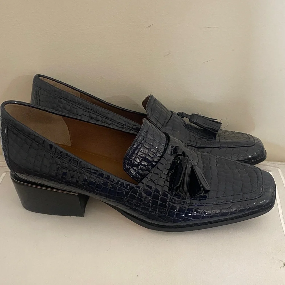 Women’s Navy Donald Pliner Crocodile Pattern Loafers